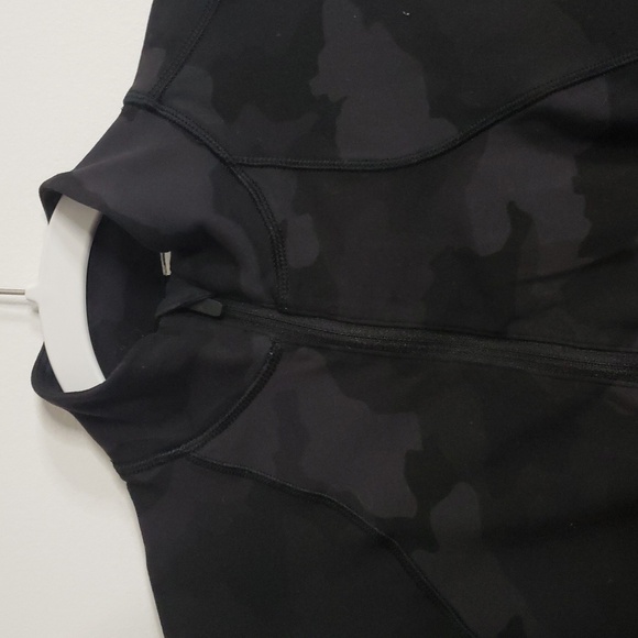 Lululemon Athletica Black Fitted Long Sleeve Camo 8 - Picture 4 of 9